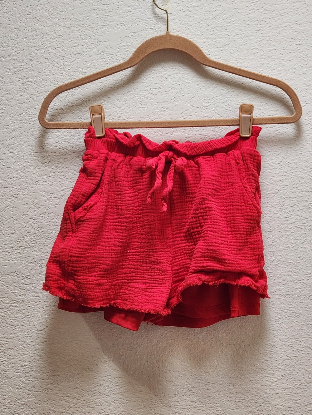 Talulah Red Crinkled Cotton Blend Gauze Pull-On Shorts Size Medium